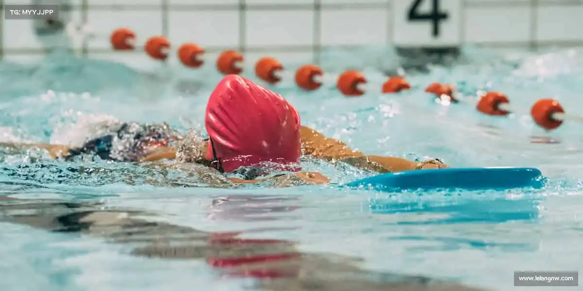 milan米兰握紧球拍,让每一次扣杀都充满力量!🎾💥